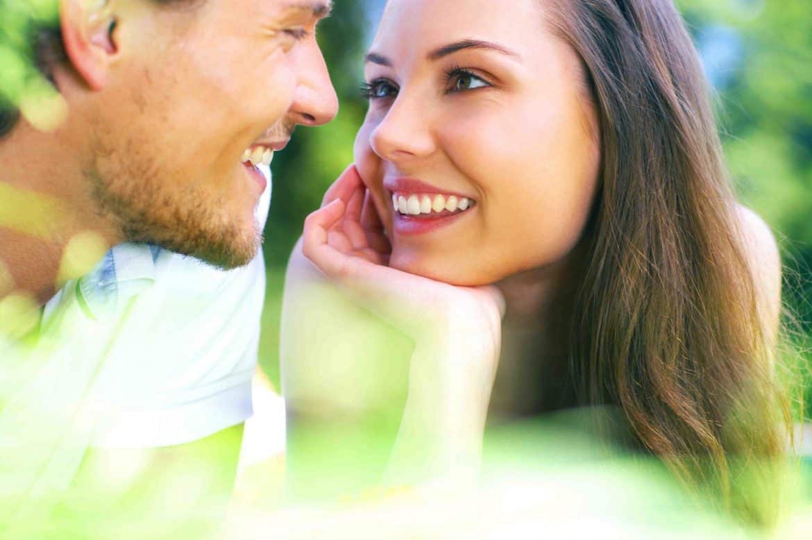 Wofür interessieren sich Frauen in einer Beziehung?